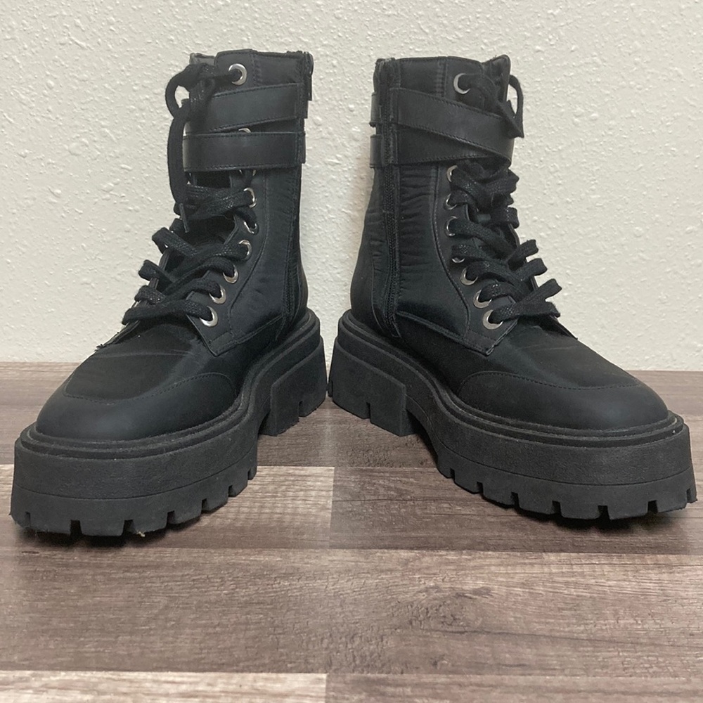 Zara Women’s Black Ankle Boots low heel black zipper Sz 8 - Picture 1 of 13